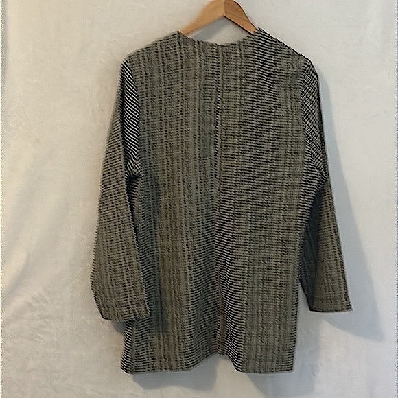 Womens Adolfo Sport 3 Button Tunic Top Size Medium Black/White - Picture 2 of 4